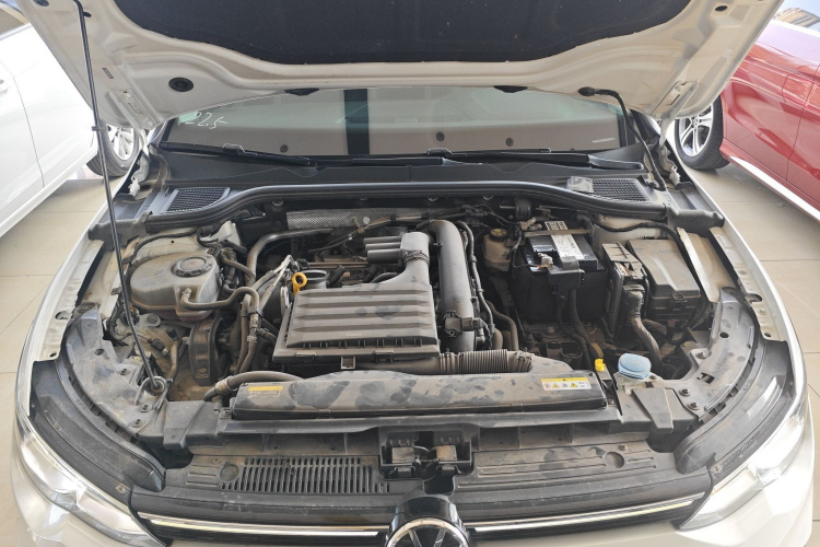 大众 高尔夫 2021款 280TSI DSG Pro机舱底盘24