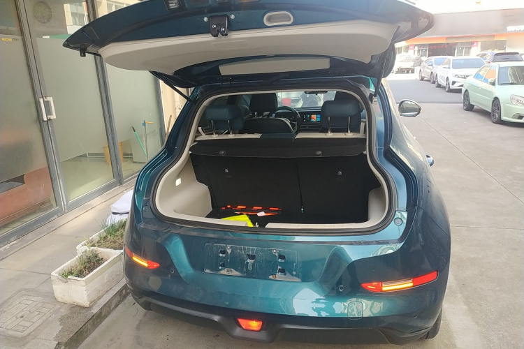 欧拉好猫 2021款 400km标准续航 维纳斯版 三元锂机舱底盘23