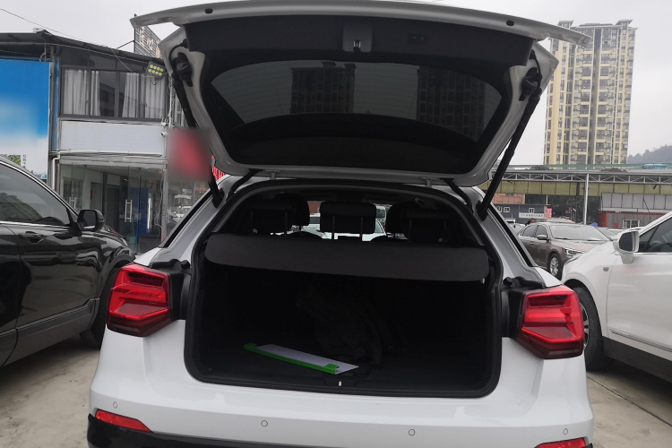 奥迪Q2L 2021款 35 TFSI 时尚动感型机舱底盘23