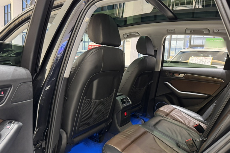 奥迪Q5 2016款 40 TFSI 舒适型局部细节9003