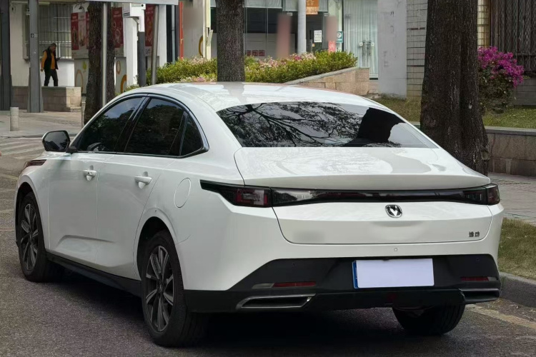 长安 逸动 2025款 蓝鲸 1.5T 500Bar尊贵型车身外观6005