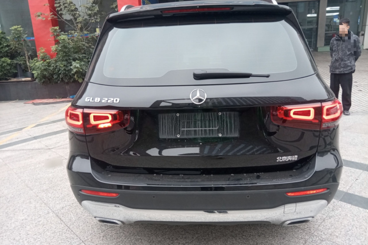 奔驰GLB 2023款 GLB 220 动感型车身外观6004