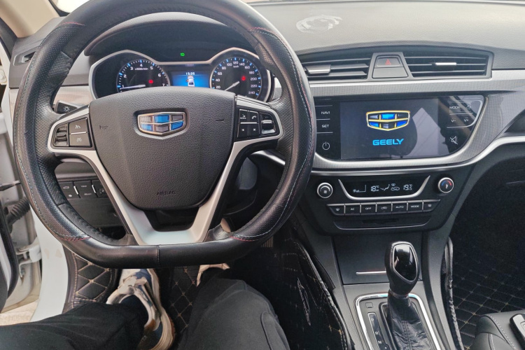 吉利汽车 帝豪 2017款 三厢百万款 1.5L CVT向上版中控内饰12