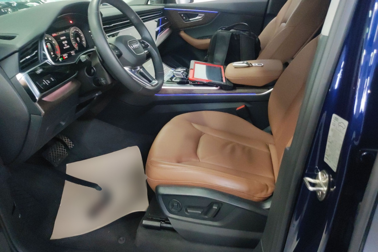 奥迪Q7 2021款 45 TFSI quattro S line运动型局部细节19