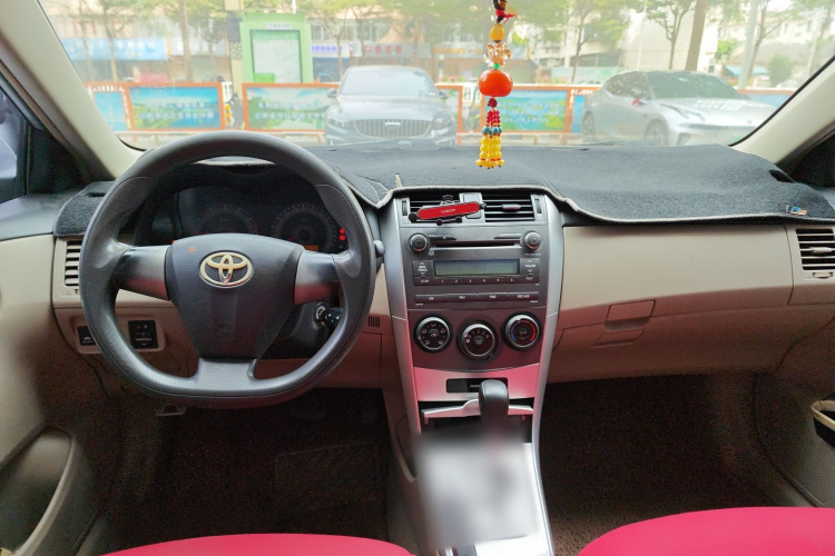 丰田 卡罗拉 2011款 1.6L 自动GL中控内饰7002
