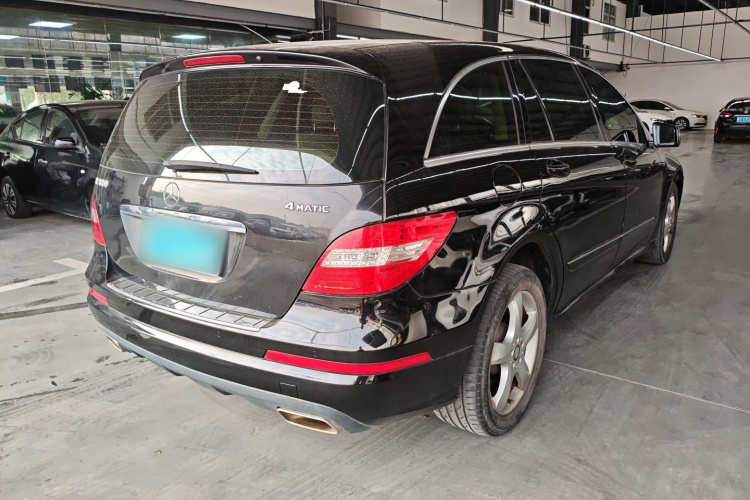 奔驰R级 2015款 R 320 4MATIC 豪华型车身外观7