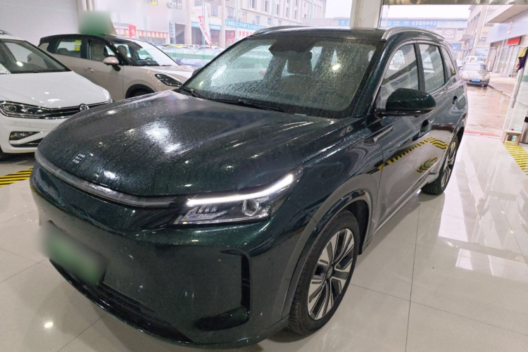 蓝电E5 PLUS 2025款 120km 标准旅行定制版 7座车身外观1