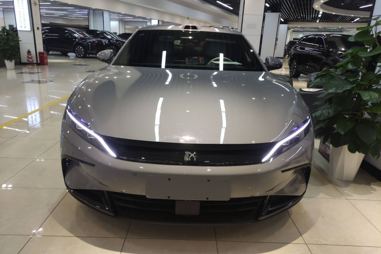 比亚迪 汉 2025款 DM-i 智驾版 125KM激光雷达旗舰型车身外观2