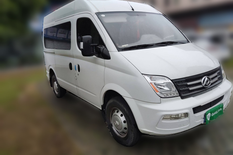 上汽大通MAXUS 新途V80 2023款 2.0T AMT经典傲运通短轴中顶5/6座车身外观6002