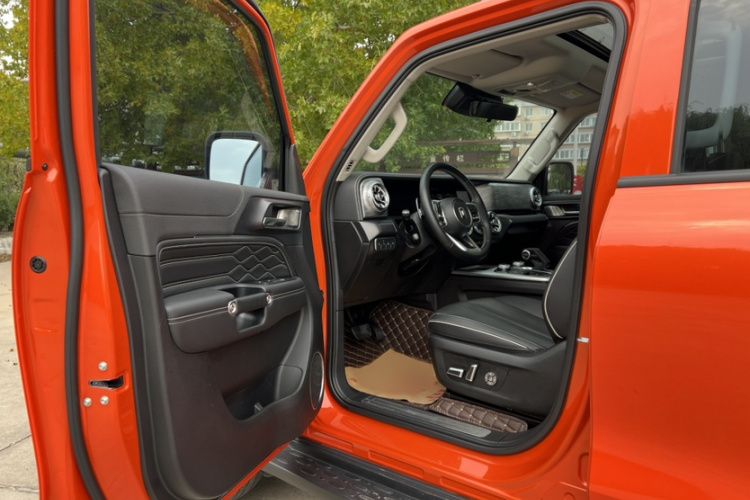 坦克300 2023款 越野版 2.0T 征服者中控内饰7003