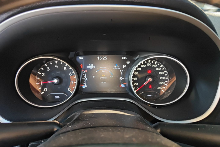 Jeep 指南者 2017款 200T 自动家享版局部细节14