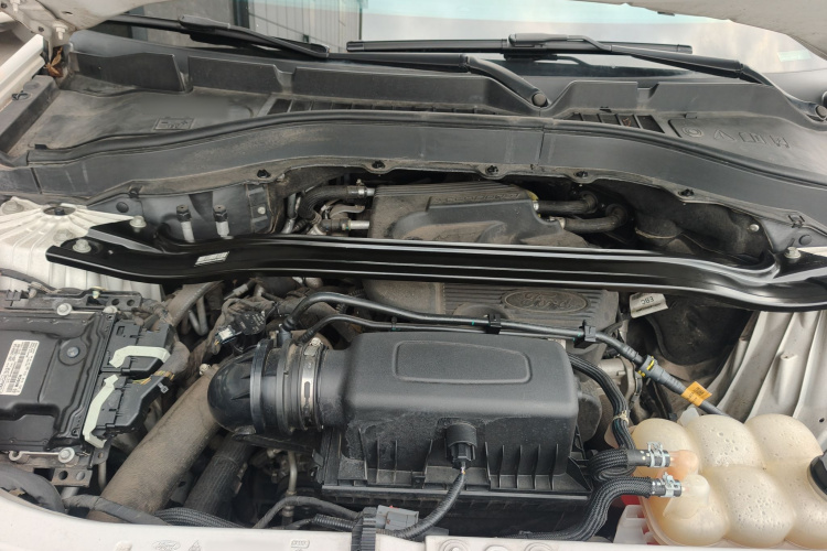 福特 探险者 2020款 EcoBoost 285 四驱钛金版 6座局部细节24