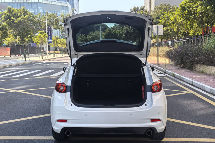 马自达3 昂克赛拉 2019款 云控版 两厢 1.5L 自动豪华型 国VI局部细节23