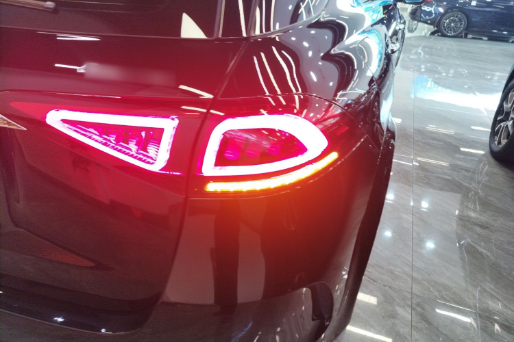 奔驰GLE 2020款 改款 GLE 350 4MATIC 时尚型车身外观6006