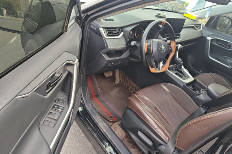 丰田 RAV4荣放 2023款 2.0L CVT两驱都市版中控内饰20