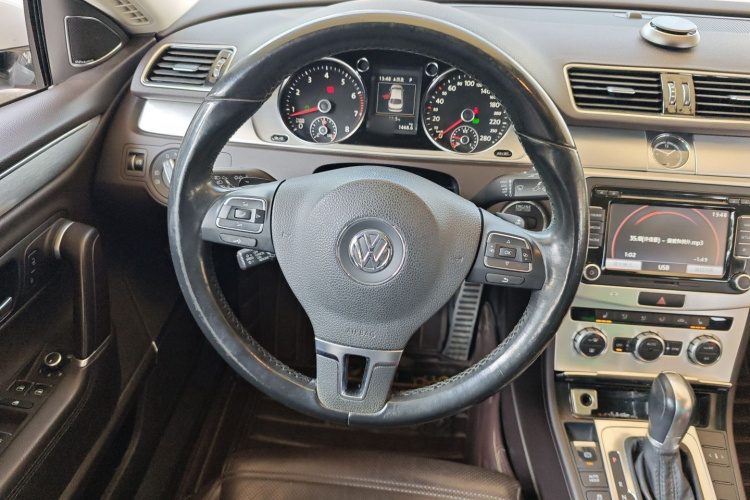 一汽-大众CC 2015款 2.0TSI 至尊型中控内饰13