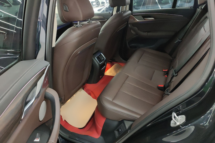 宝马X3 2023款 改款 xDrive30i 领先型 M曜夜套装中控内饰21