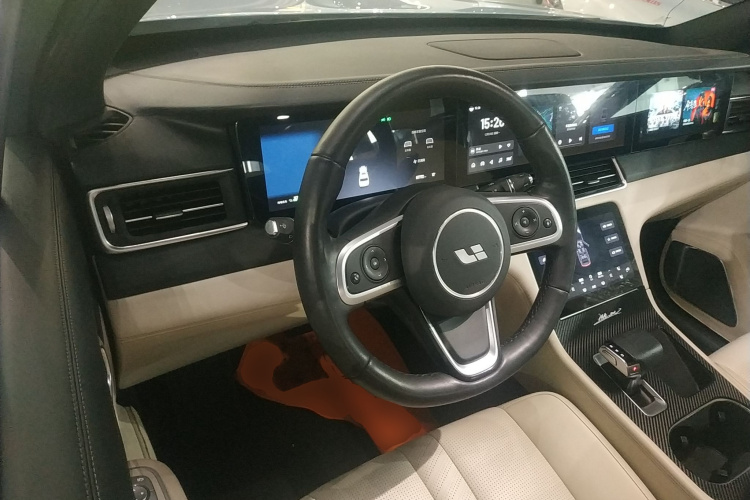 理想汽车 理想ONE 2020款 增程6座版中控内饰13