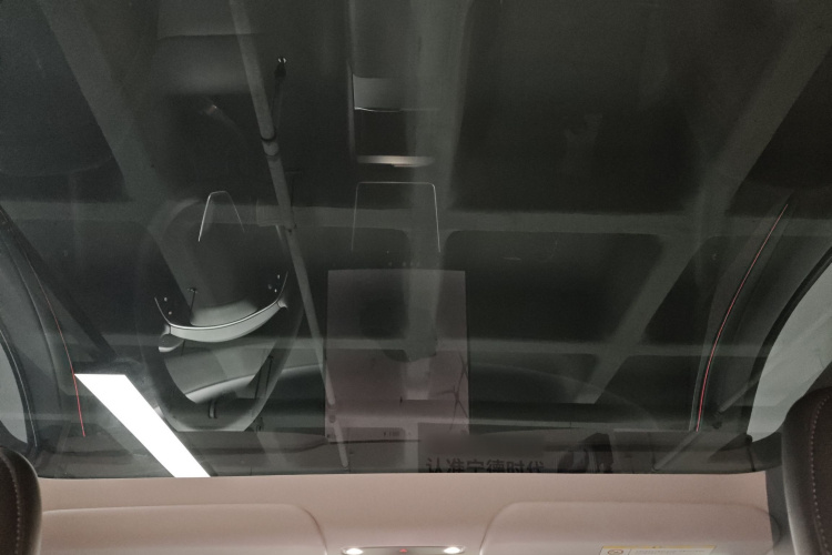 特斯拉 Model Y 2025款 长续航全轮驱动版局部细节22