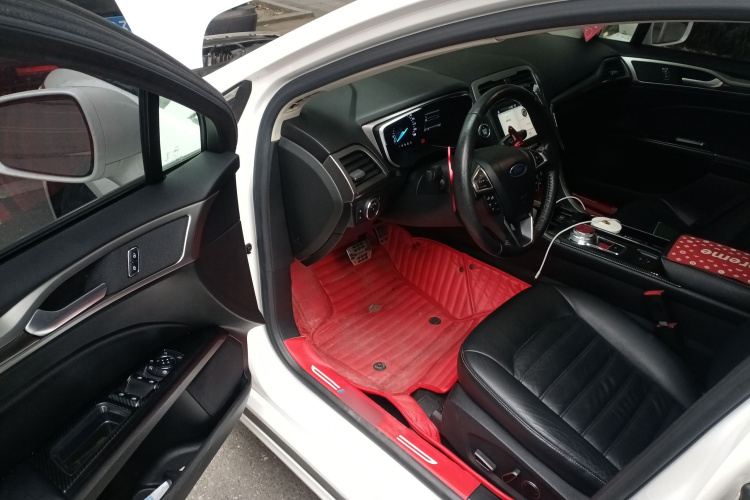 福特 蒙迪欧 2017款 改款 EcoBoost 200 豪华型中控内饰20