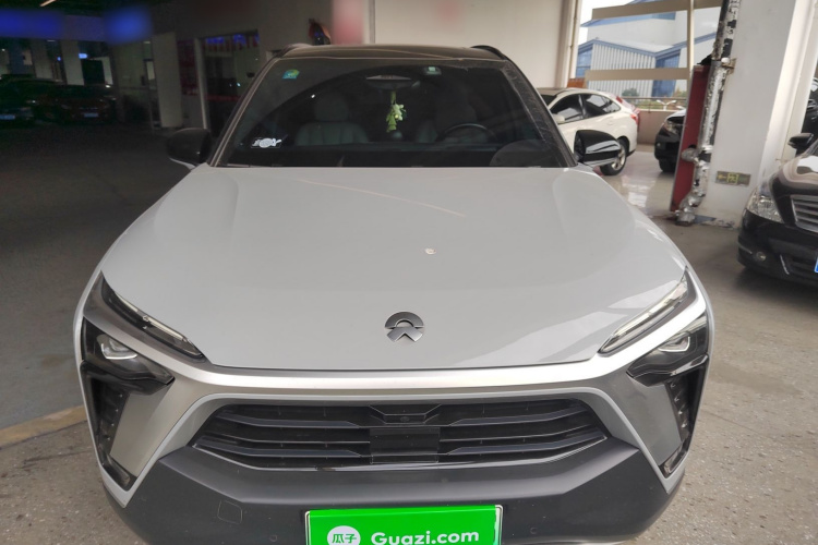 蔚来ES8 2020款 580KM 签名版 六座版车身外观2