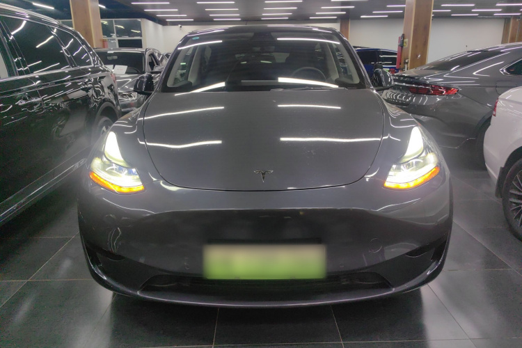 特斯拉 Model Y 2022款 改款 后轮驱动版车身外观2