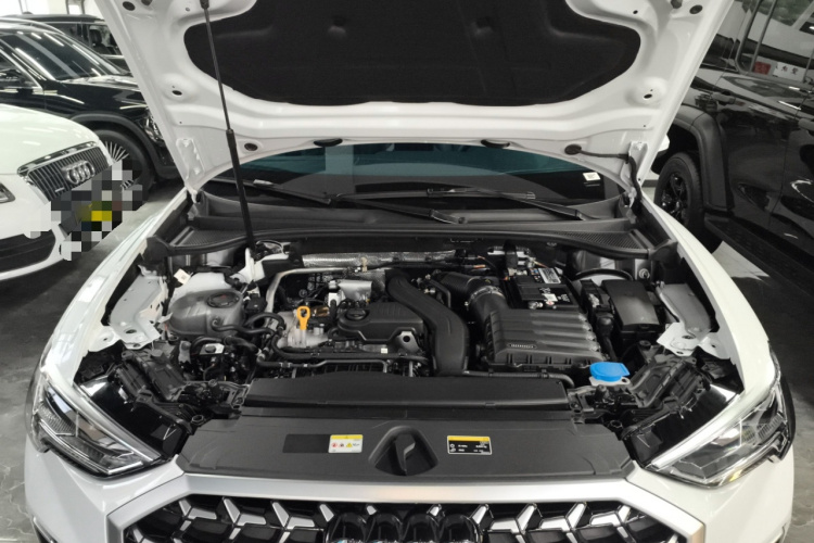 奥迪Q3 2024款 35 TFSI 时尚动感型机舱底盘24