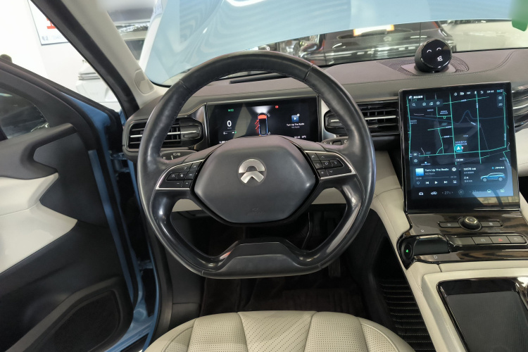 蔚来ES8 2018款 创始版中控内饰13