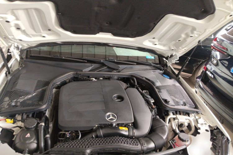 奔驰C级 2021款 C 260 L 运动版机舱底盘24