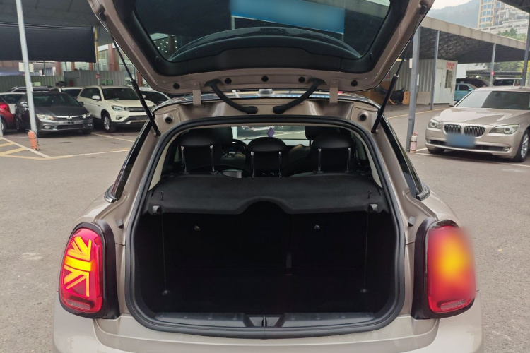 MINI 2023款 2.0T COOPER S 艺术家 五门版机舱底盘23