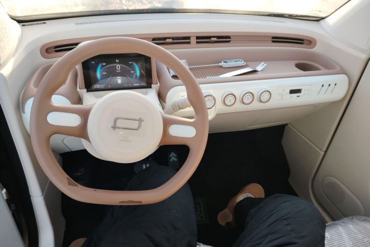 奔腾小马 2026款 222km 萌趣马 Plus中控内饰7002