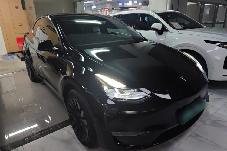 特斯拉 Model Y 2022款 改款 长续航全轮驱动版车身外观3