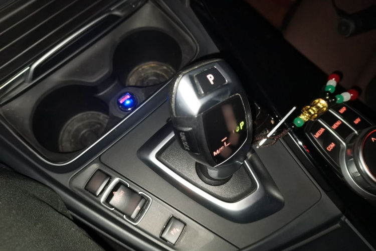 宝马3系 2019款 320Li 时尚型局部细节18