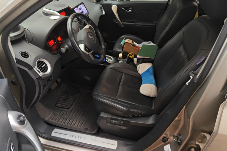 雷诺 科雷傲(进口) 2010款 2.5L 四驱舒适型中控内饰19