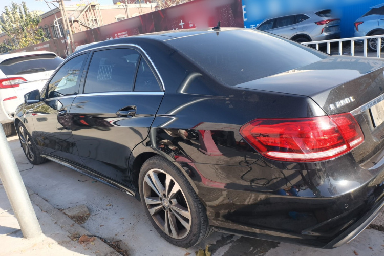 奔驰E级 2015款 改款 E 260 L 运动型车身外观4