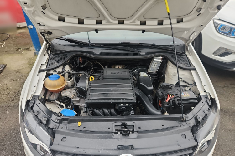 大众 Polo 2016款 1.4L 手动风尚型机舱底盘24