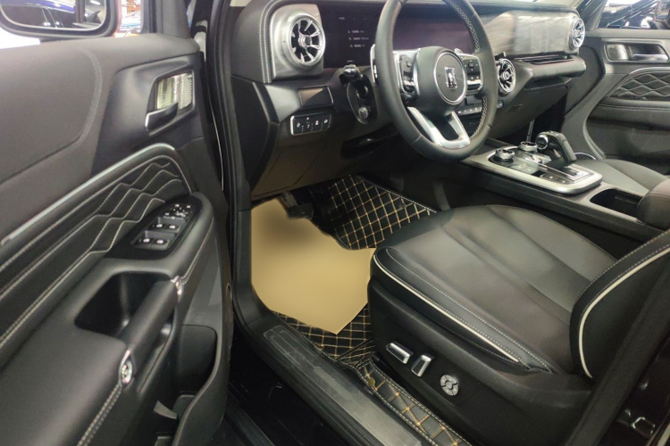 坦克300 2024款 2.0T 征服者中控内饰7003