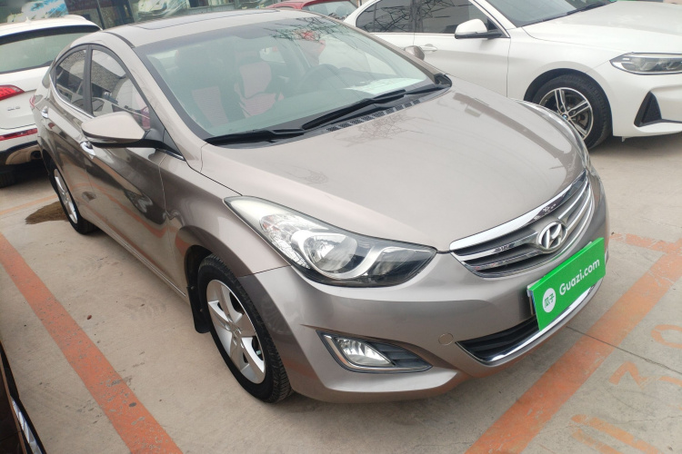 现代 朗动 2012款 1.6L 手动领先型车身外观3