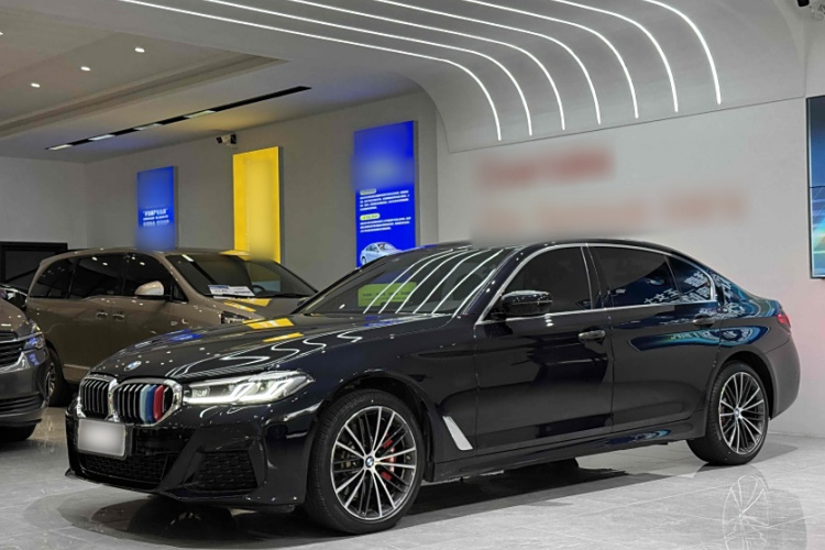 宝马5系 2023款 530Li 领先型 M运动套装车身外观1