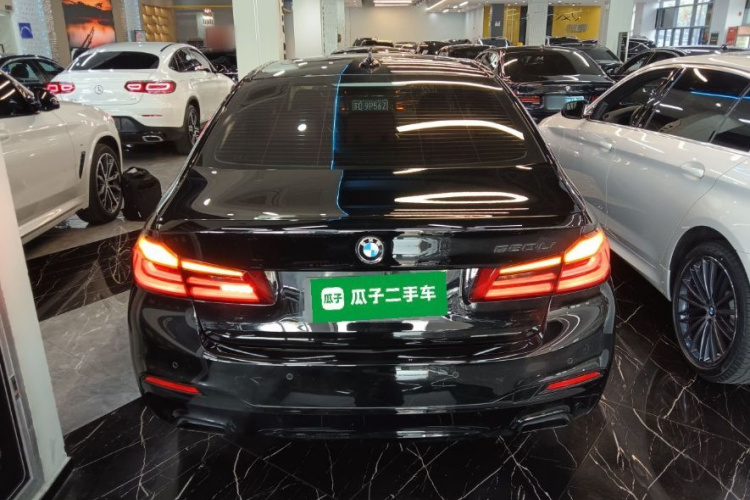 宝马5系 2020款 530Li 尊享型 M运动套装车身外观6