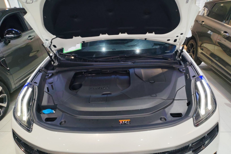 领克06 2023款 Remix 1.5T 劲Pro机舱底盘24