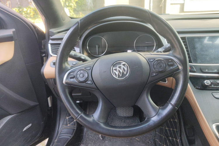 别克 君越 2020款 652T 尊贵型中控内饰13