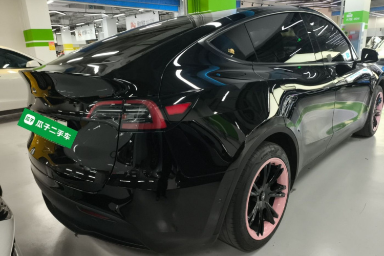 特斯拉 Model Y 2023款 后轮驱动版车身外观7