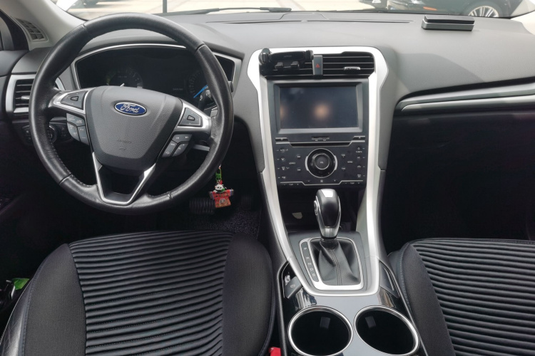 福特 蒙迪欧 2013款 1.5L GTDi180时尚型中控内饰12