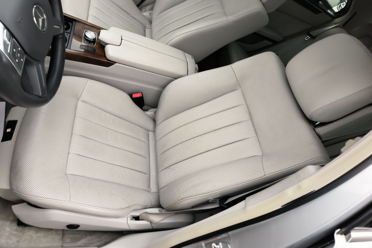 奔驰E级 2014款 E 300 L中控内饰19