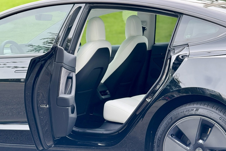 特斯拉 Model 3 2021款 标准续航后驱升级版 3D6中控内饰7005