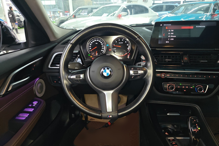 宝马1系 2023款 125i M运动曜夜版局部细节13