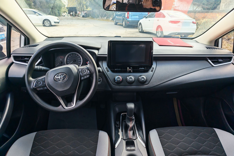 丰田 卡罗拉 2023款 1.2T 先锋版中控内饰7001