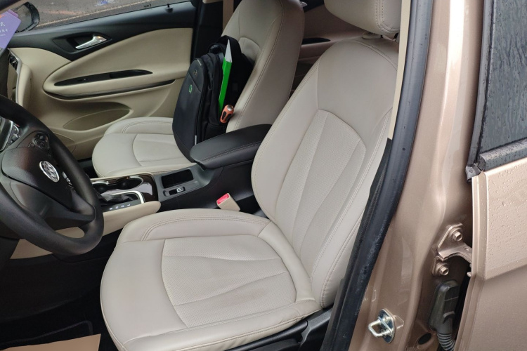 别克 威朗 2018款 三厢 15S 自动进取型中控内饰19