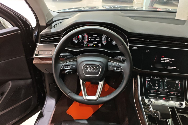 奥迪Q7 2022款 55 TFSI quattro S line运动型中控内饰13